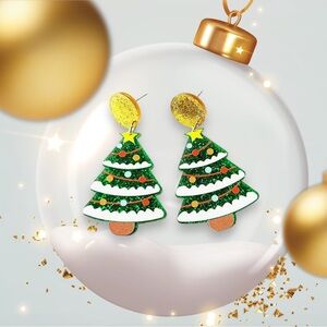 🆕Festive Christmas Tree Dangle Earrings!